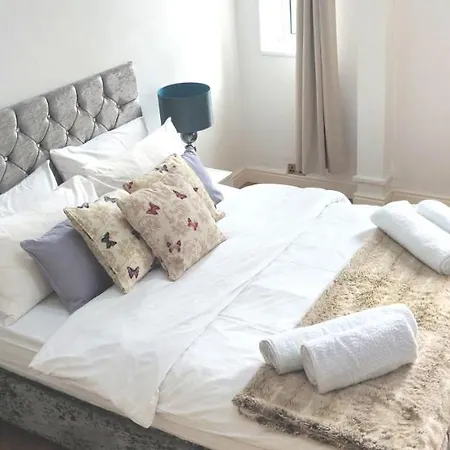 Snellview Appartment, London